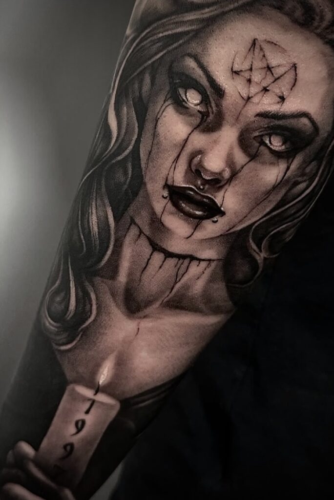 Tatuajes Realistas Darkart Innsbruck Pájaro Carpintero