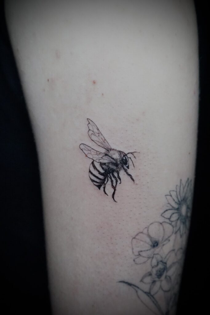 Artistas de tatuajes de línea fina en Innsbruck