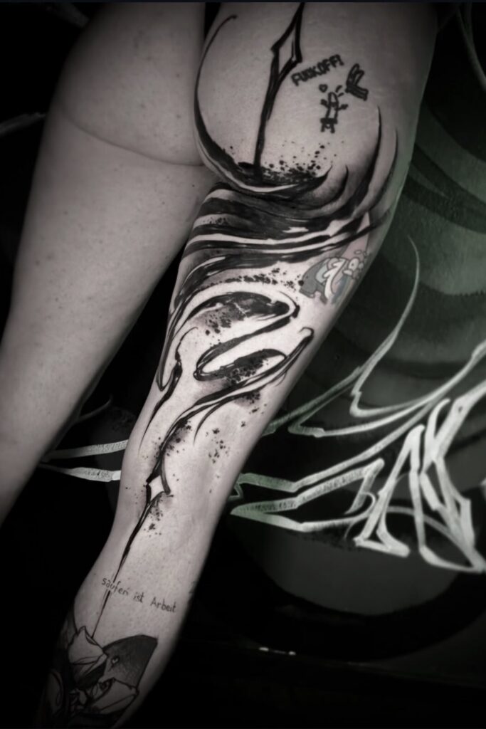 Abstrakte Splash Tattoos & Brush Stroke Tattoos Innsbruck